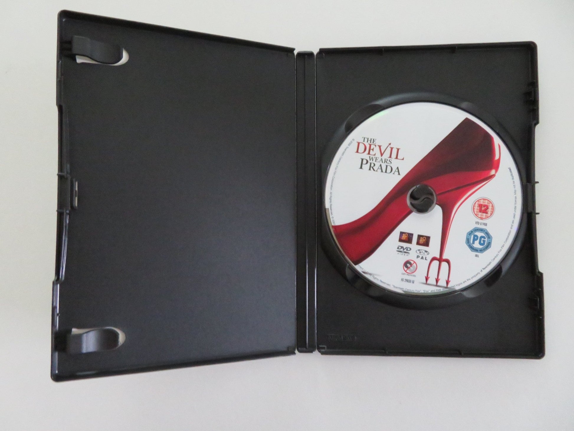 THE DEVIL WEARS PRADA (DVD) MERYL STREEP ANNE HATHAWAY 2006 REGION 2 Movie posters