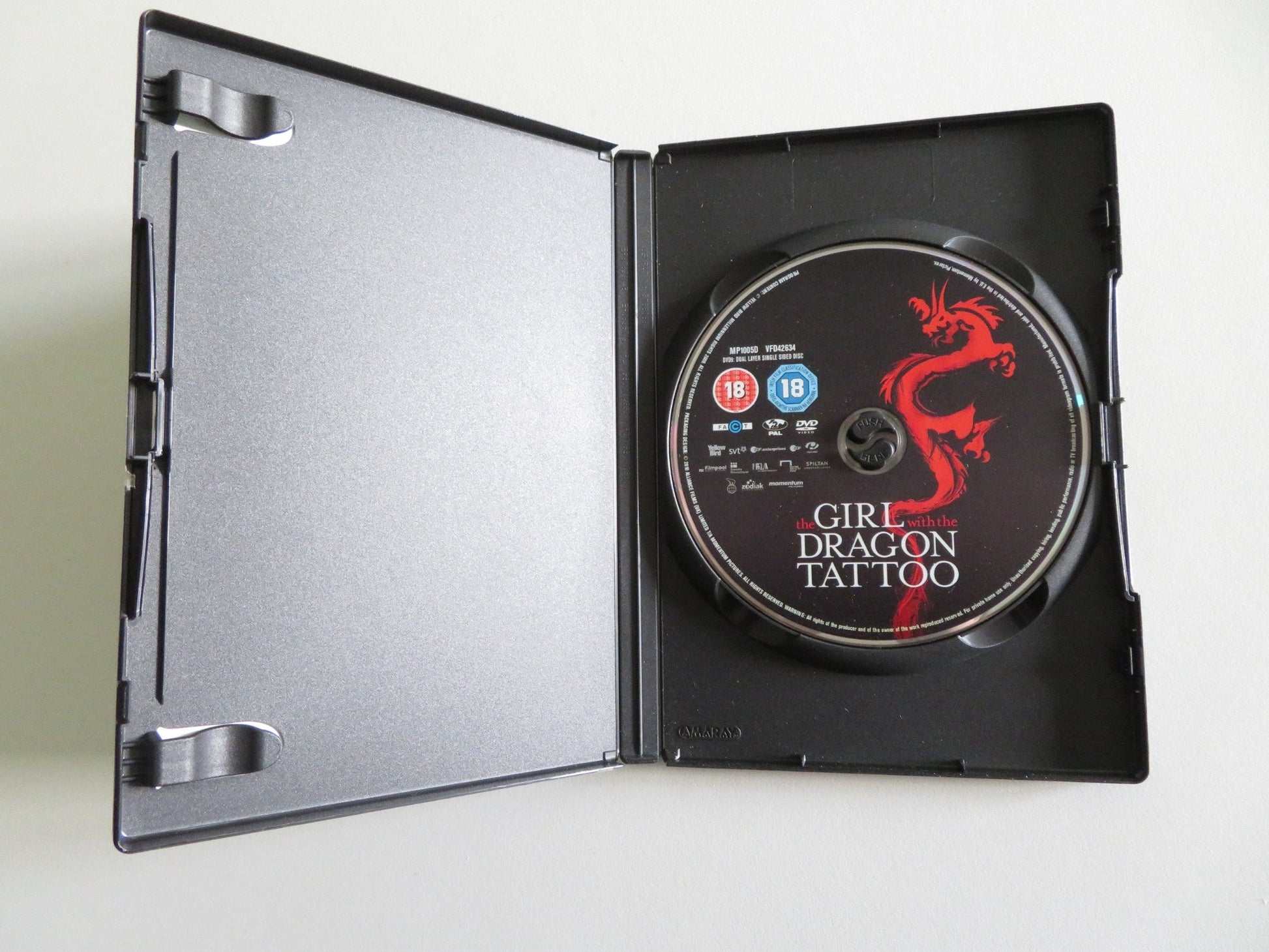 THE GIRL WITH THE DRAGON TATTOO (DVD) NOOMI RAPACE MICHAEL NYQVIST 2009 REGION 2 Rendezvous Cinema Movie posters