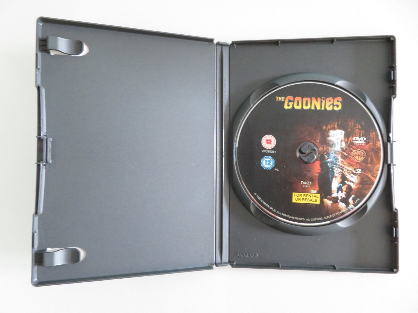 THE GOONIES - FULL LENGTH VERSION (DVD) SEAN ASTIN JOSH BROLIN 1985 REGION 2 Movie posters