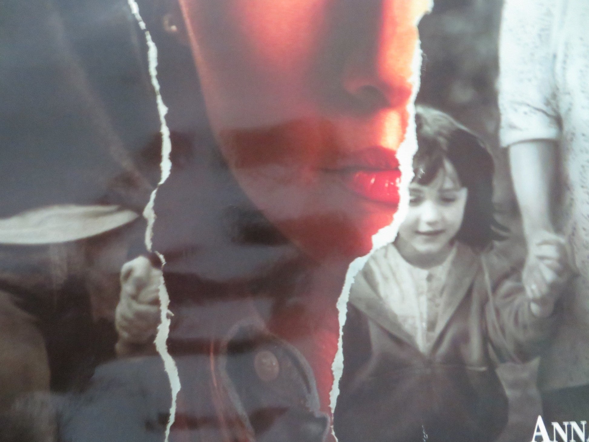 THE HAND THAT ROCKS THE CRADLE POSTER ROLLED REBECCA DE MORNAY MOORE 1992 Movie posters