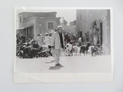 THE JEWEL OF THE NILE - B MOVIE STILL PHOTO DANNY DEVITO 1985 Movie posters