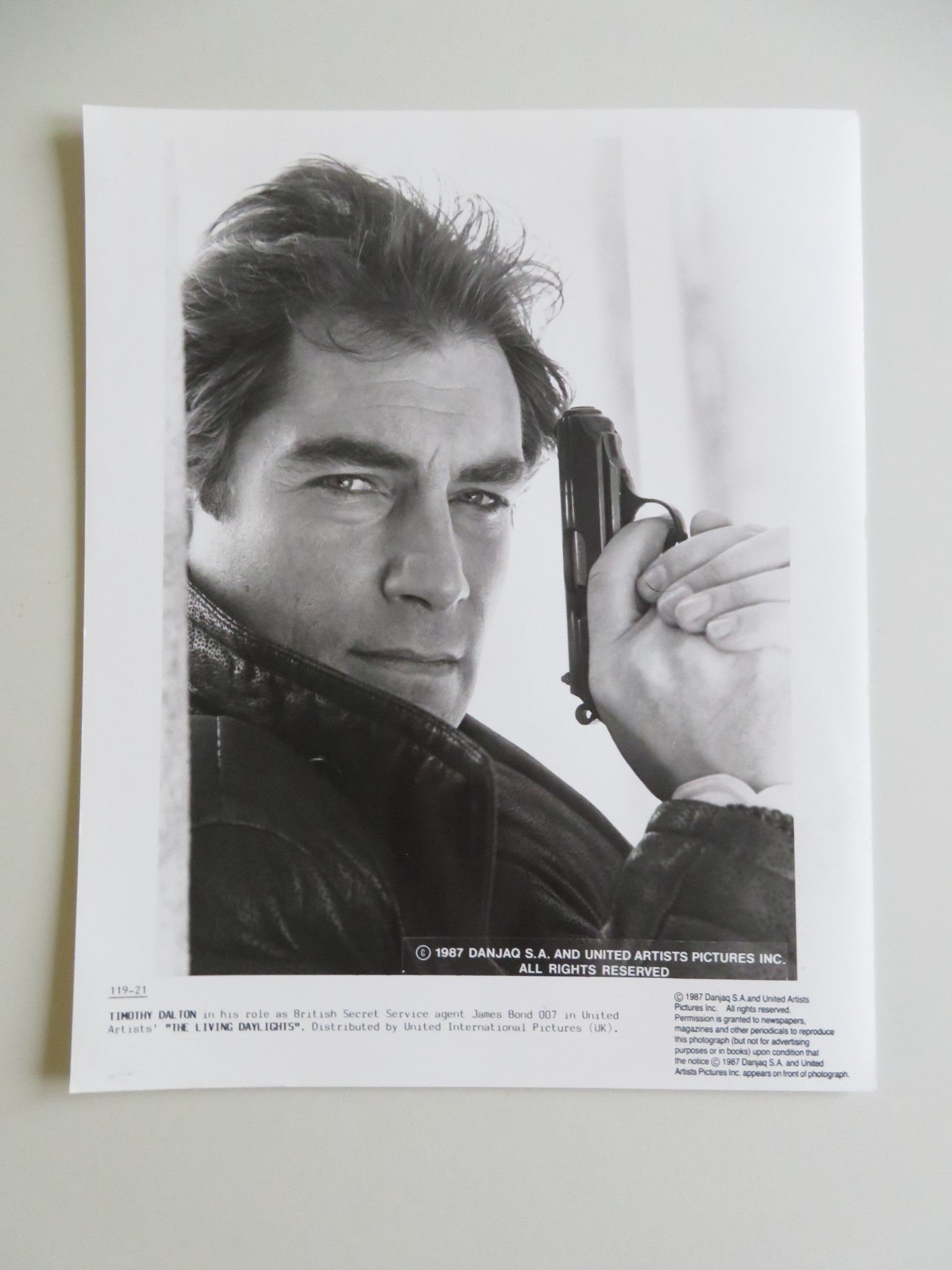 THE LIVING DAYLIGHTS MOVIE STILL PHOTO LOT OF 2 JAMES BOND TIMOTHY DALTON 1987 - Rendezvous Cinema