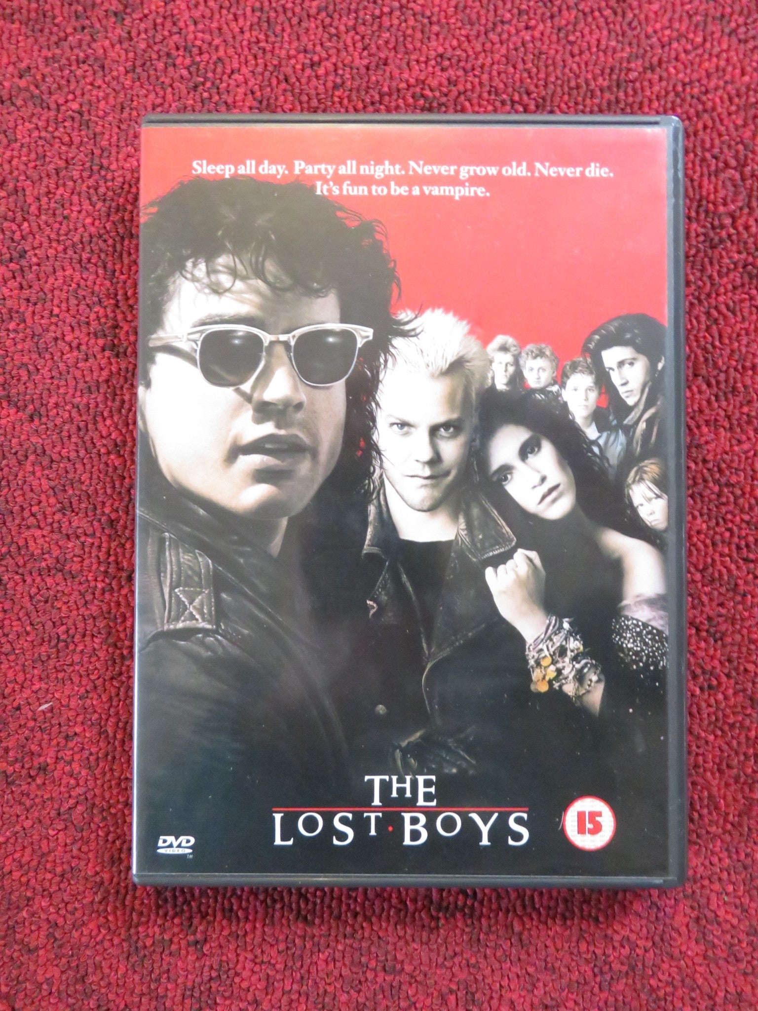 THE LOST BOYS (DVD) KIEFER SUTHERLAND COREY HAIM 1987 REGION 2 Rendezvous Cinema Movie posters