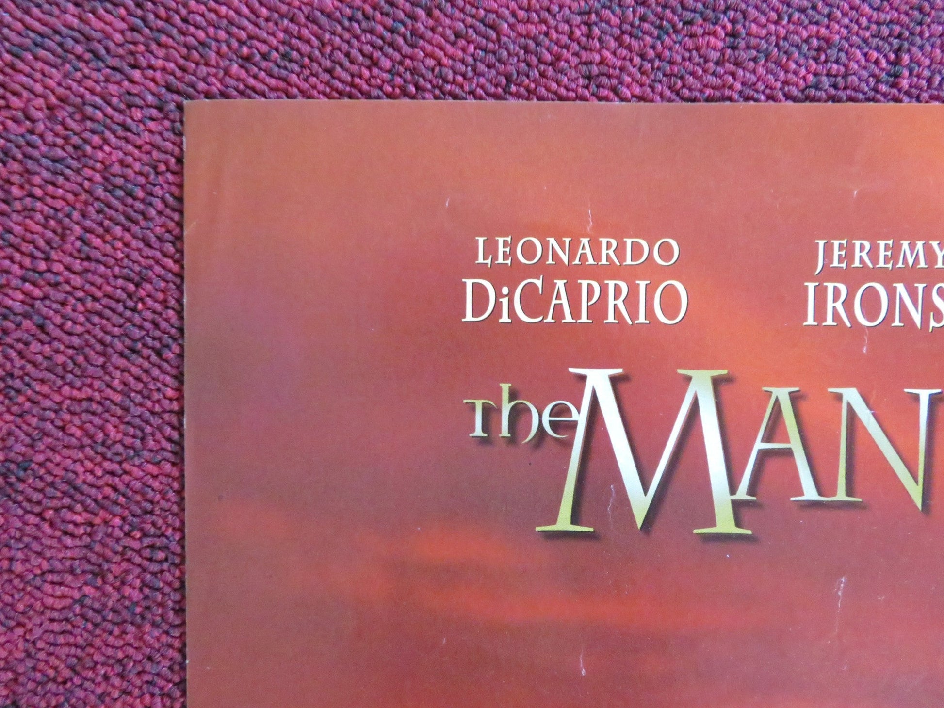 THE MAN IN THE IRON MASK VHS VIDEO POSTER LEONARDO DICAPRIO JEREMY IRONS 1998 Rendezvous Cinema Movie posters