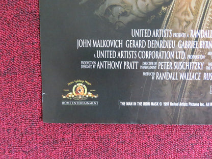 THE MAN IN THE IRON MASK VHS VIDEO POSTER LEONARDO DICAPRIO JEREMY IRONS 1998 Rendezvous Cinema Movie posters