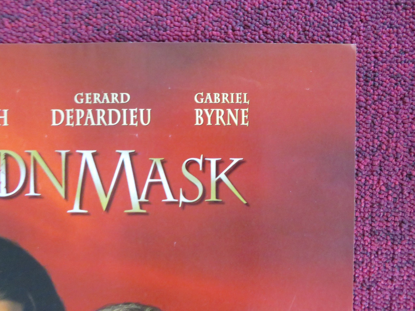 THE MAN IN THE IRON MASK VHS VIDEO POSTER LEONARDO DICAPRIO JEREMY IRONS 1998 Rendezvous Cinema Movie posters