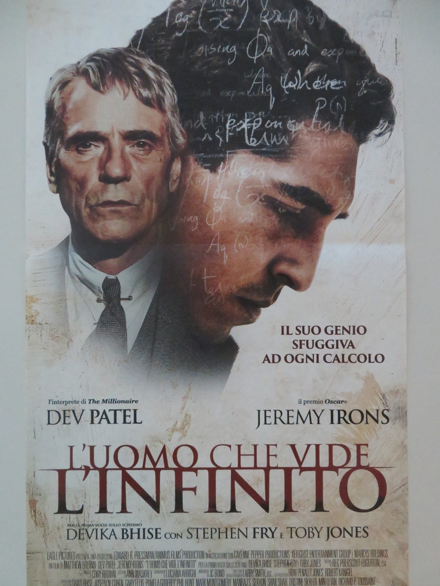 THE MAN WHO KNEW INFINITY ITALIAN LOCANDINA POSTER JEREMY IRONS DEV PATEL 2015 Movie posters