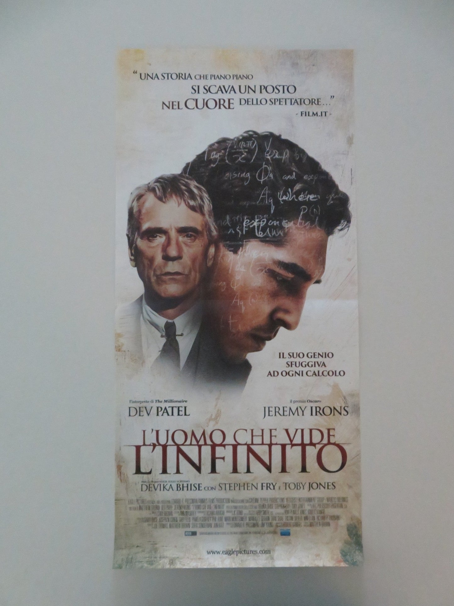 THE MAN WHO KNEW INFINITY ITALIAN LOCANDINA POSTER JEREMY IRONS DEV PATEL 2015 Movie posters