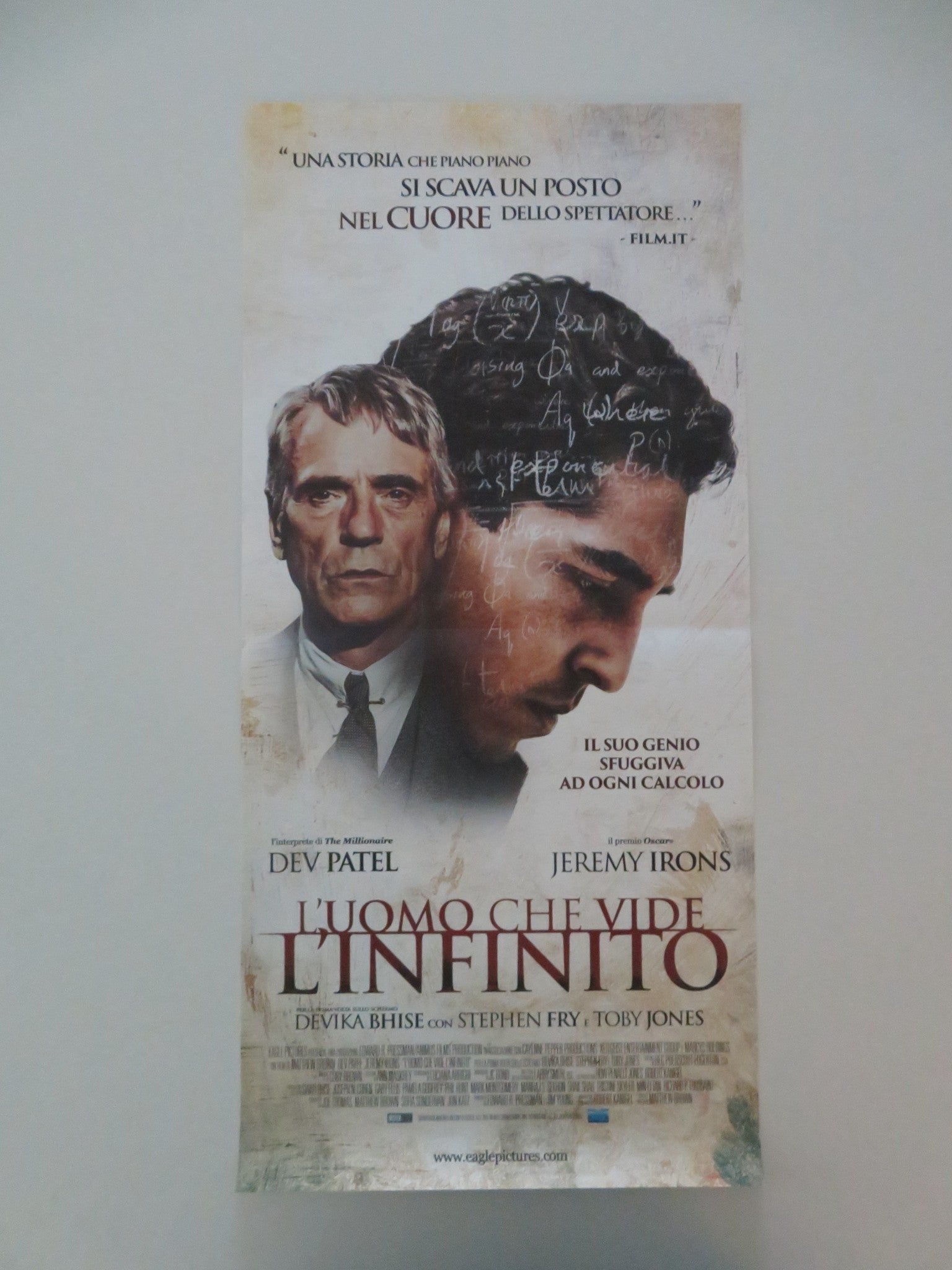 THE MAN WHO KNEW INFINITY ITALIAN LOCANDINA POSTER JEREMY IRONS DEV PATEL 2015 Movie posters