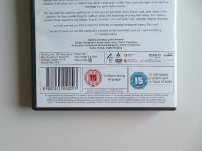 THE ONLY WAY IS ESSEX - SERIES 2 - 3 DISCS (DVD) TOWIE VAN OUTEN 2010 REGION 2 - Rendezvous Cinema