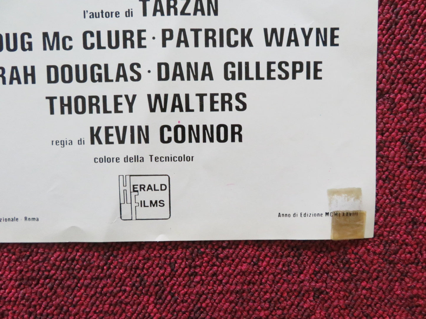 THE PEOPLE THAT TIME FORGOT - C ITALIAN FOTOBUSTA POSTER DOUG MCCLURE 1978 Rendezvous Cinema Movie posters