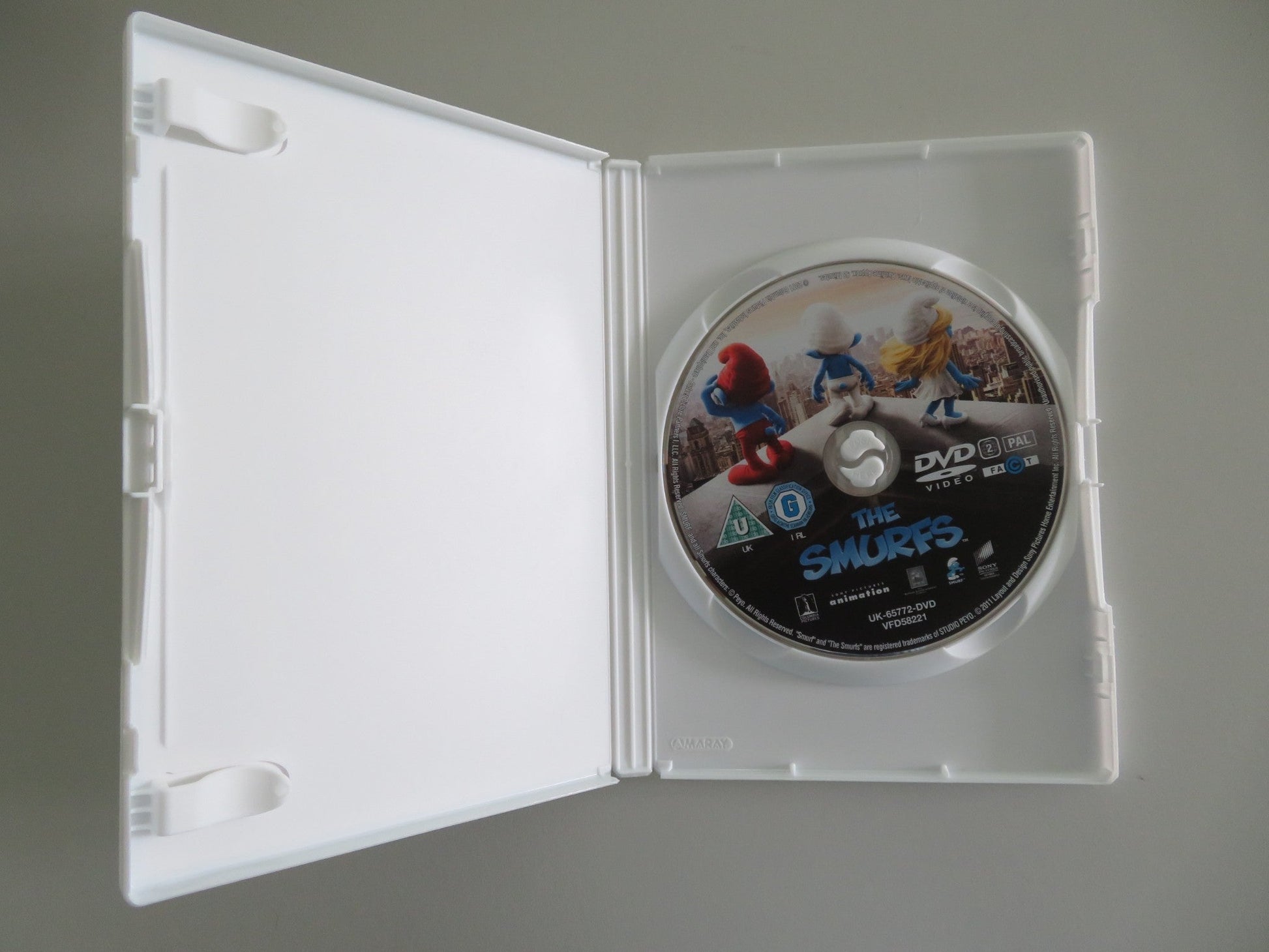 THE SMURFS (DVD) HANK AZARIA NEIL PATRICK HARRIS 2011 REGION 2 Movie posters