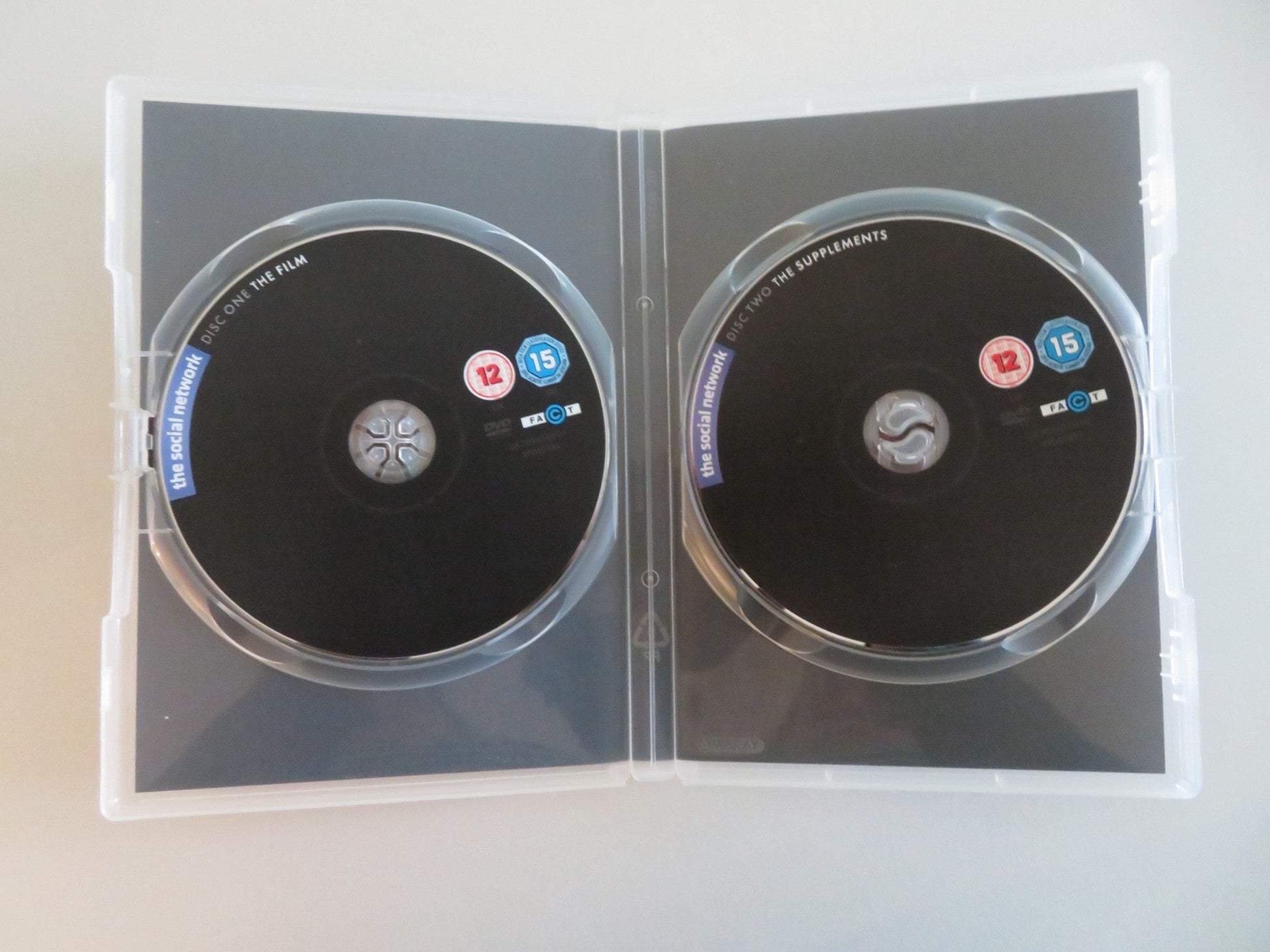 THE SOCIAL NETWORK - TWO DISC COLLECTOR'S EDITION (DVD) EISENBERG 2010 REGION 2 Movie posters