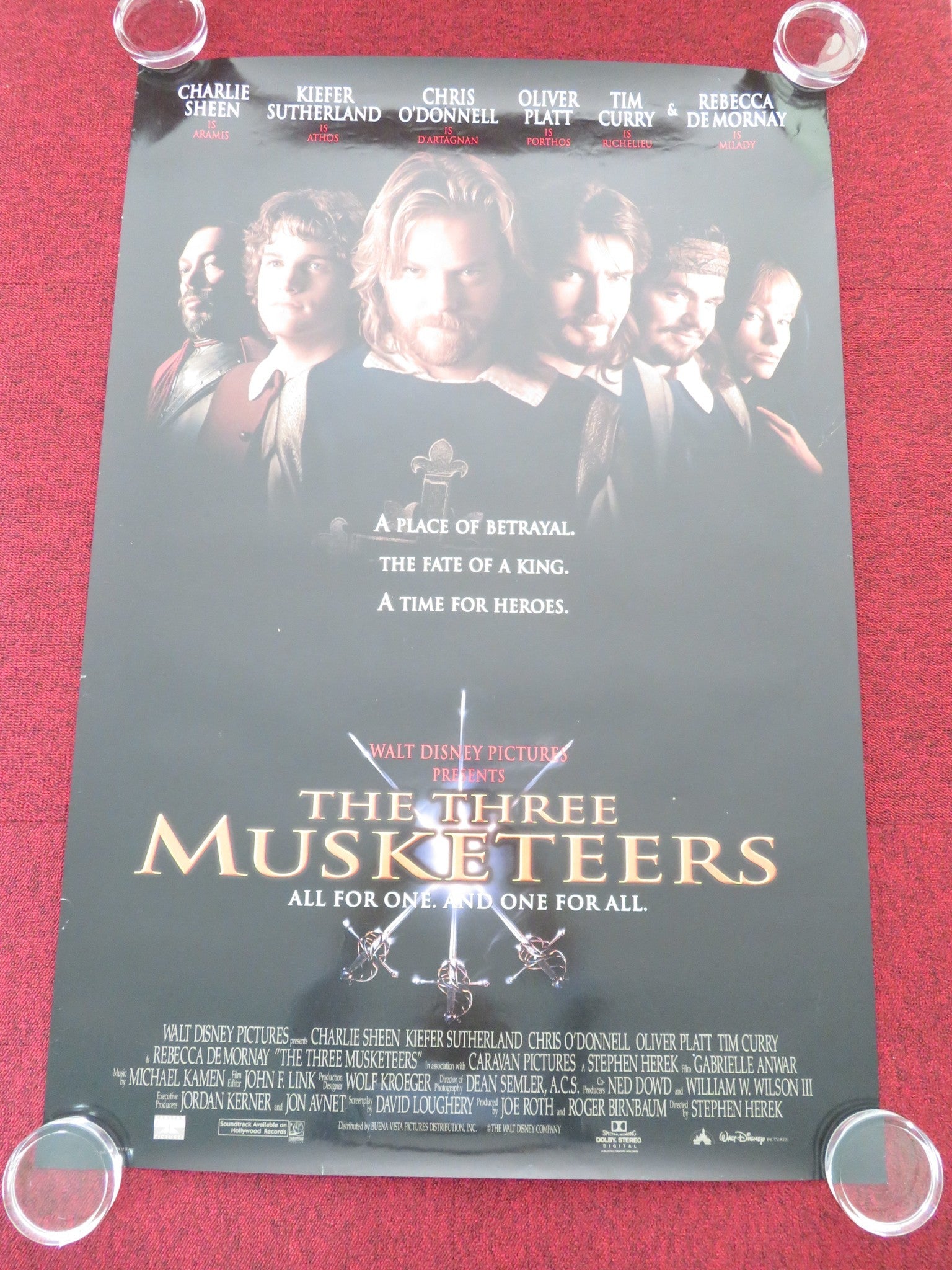 THE THREE MUSKETEERS US ONE SHEET ROLLED POSTER DISNEY CHARLIE SHEEN KIEFER 1993 Movie posters