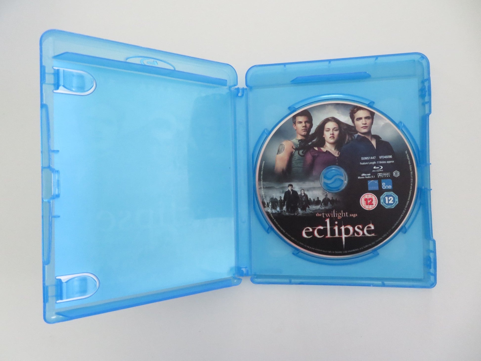 THE TWILIGHT SAGA: ECLIPSE (BLU - RAY) KRISTEN STEWART R. PATTINSON 2010 REGION B Movie posters
