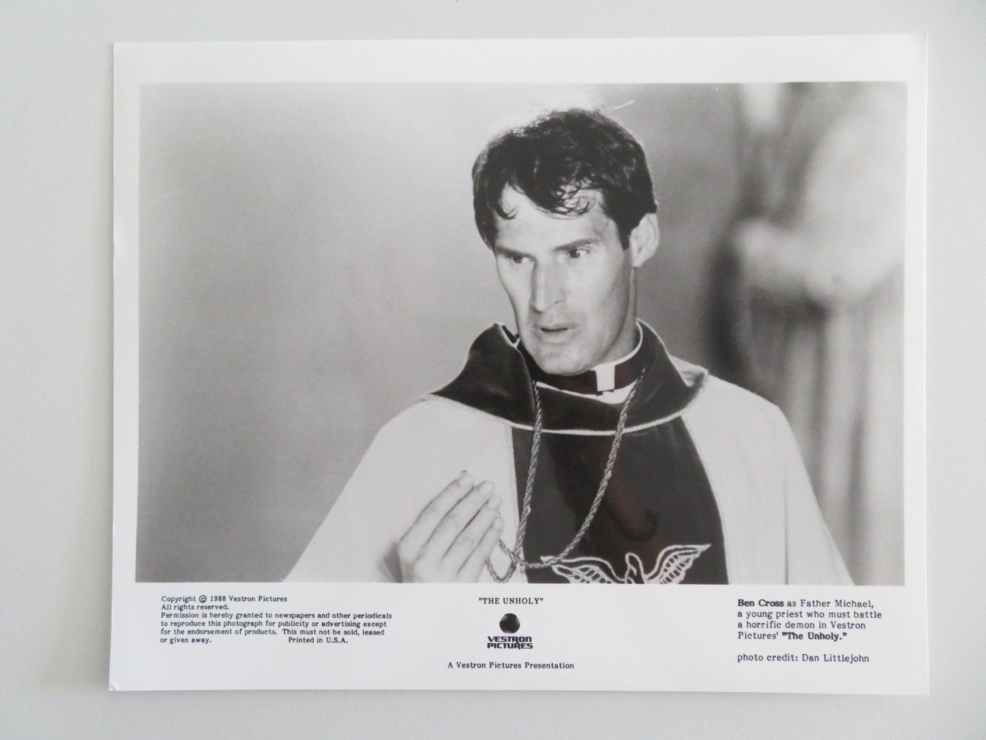 THE UNHOLY - B MOVIE STILL PHOTO LOT OF 4 BEN CROSS TREVOR HOWARD 1988 Movie posters