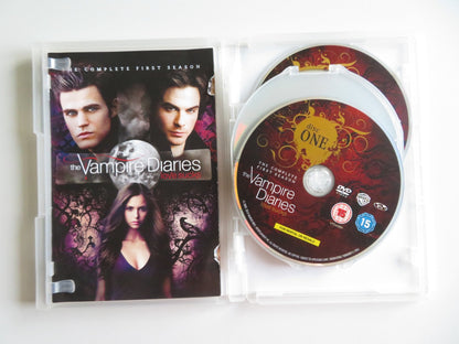 THE VAMPIRE DIARIES - LOVE SUCKS - THE COMPLETE FIRST... (DVD) 2009 REGION 2 - Rendezvous Cinema