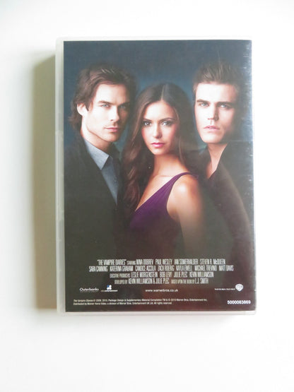 THE VAMPIRE DIARIES - LOVE SUCKS - THE COMPLETE FIRST... (DVD) 2009 REGION 2 - Rendezvous Cinema