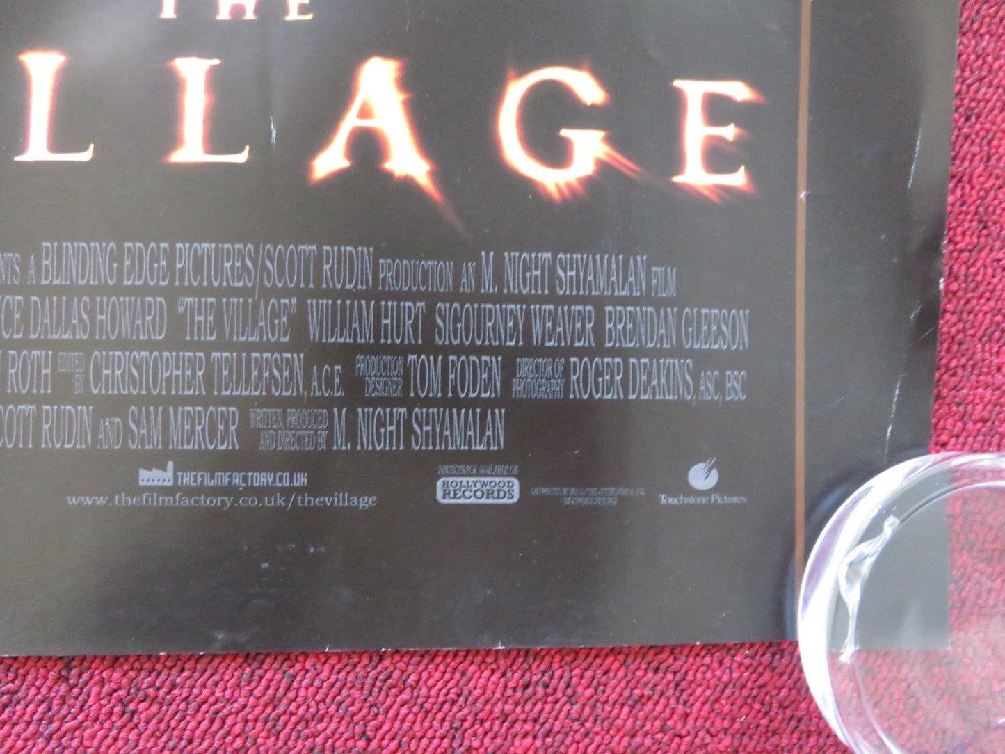 THE VILLAGE UK QUAD ROLLED POSTER JOAQUIN PHOENIX BRYCE DALLAS HOWARD 2004 Rendezvous Cinema Movie posters