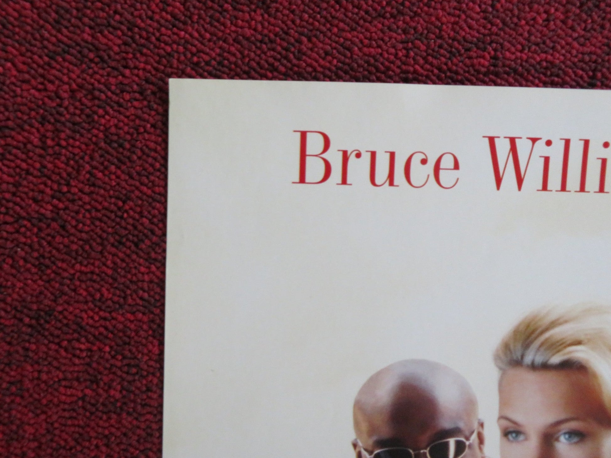 THE WHOLE NINE YARDS VHS VIDEO POSTER BRUCE WILLIS MATTHEW PERRY 2000 Rendezvous Cinema Movie posters