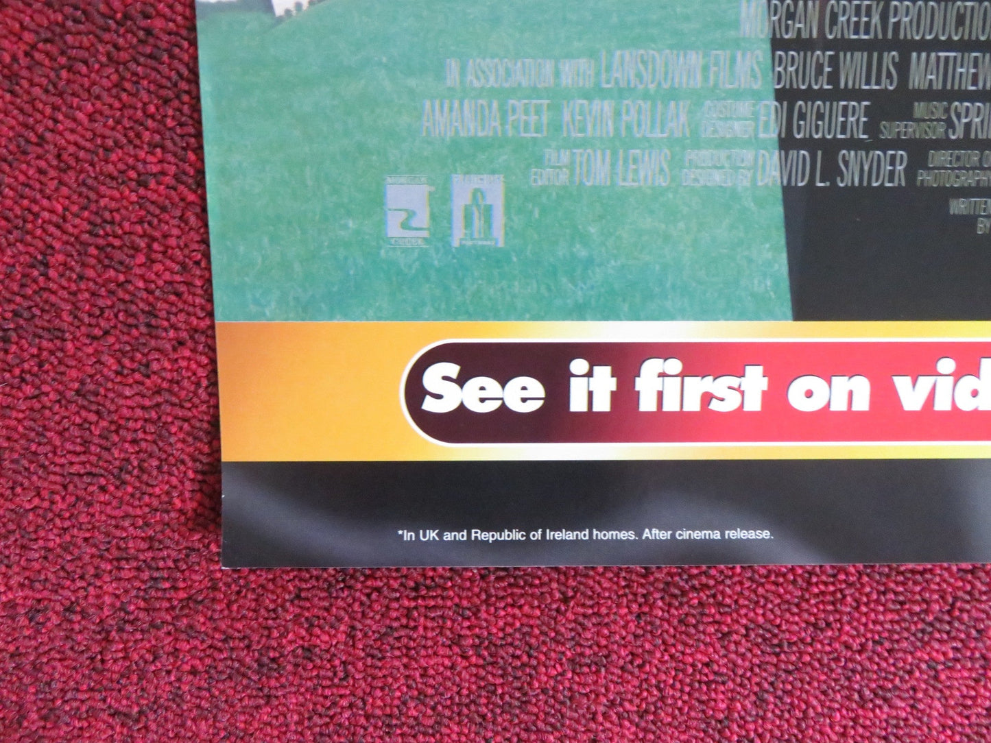 THE WHOLE NINE YARDS VHS VIDEO POSTER BRUCE WILLIS MATTHEW PERRY 2000 Rendezvous Cinema Movie posters