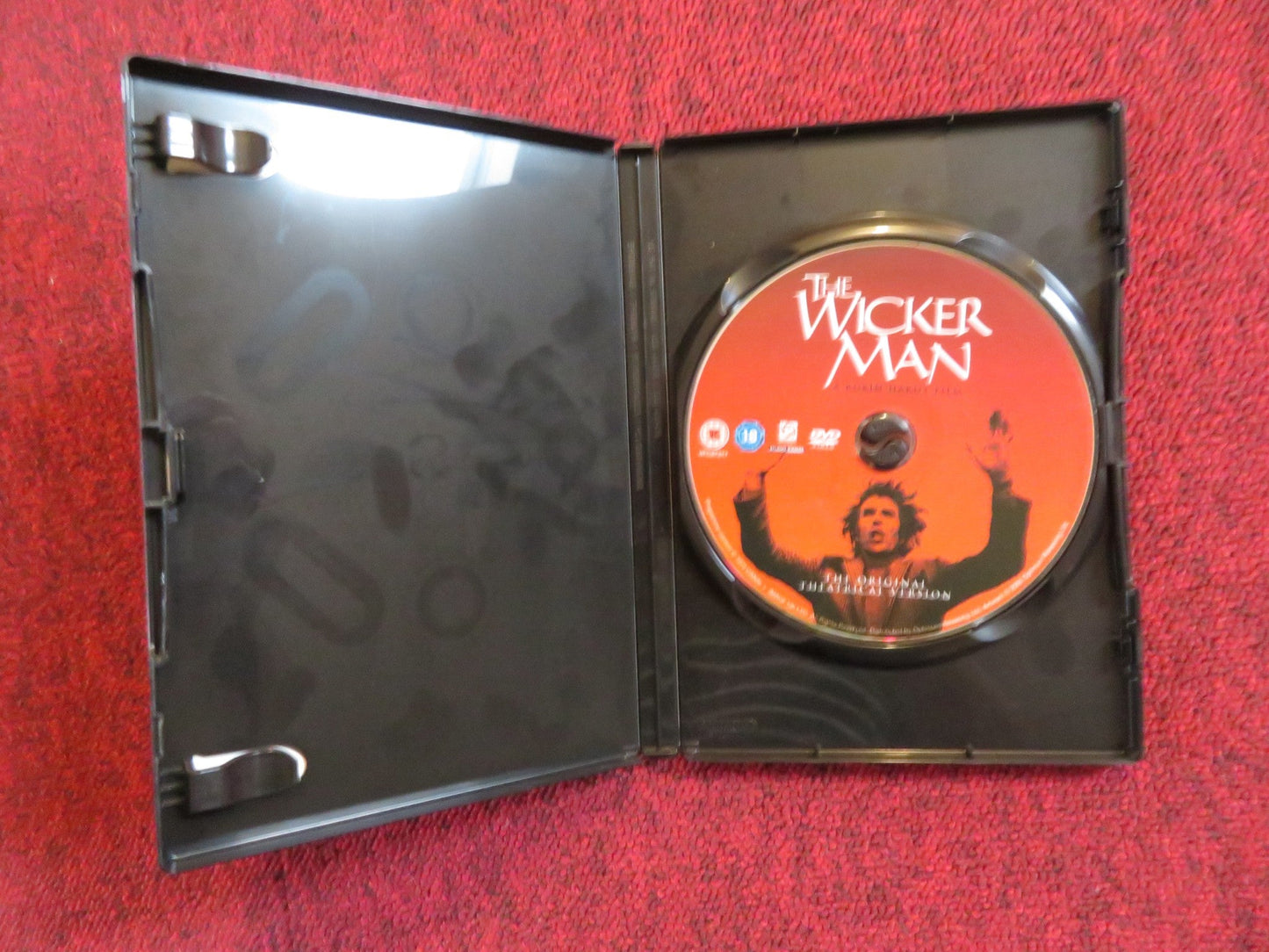 THE WICKER MAN - ORIGINAL THEATRICAL RELEASE (DVD) CHRISTOPHER LEE 1973 REGION 2 Rendezvous Cinema Movie posters