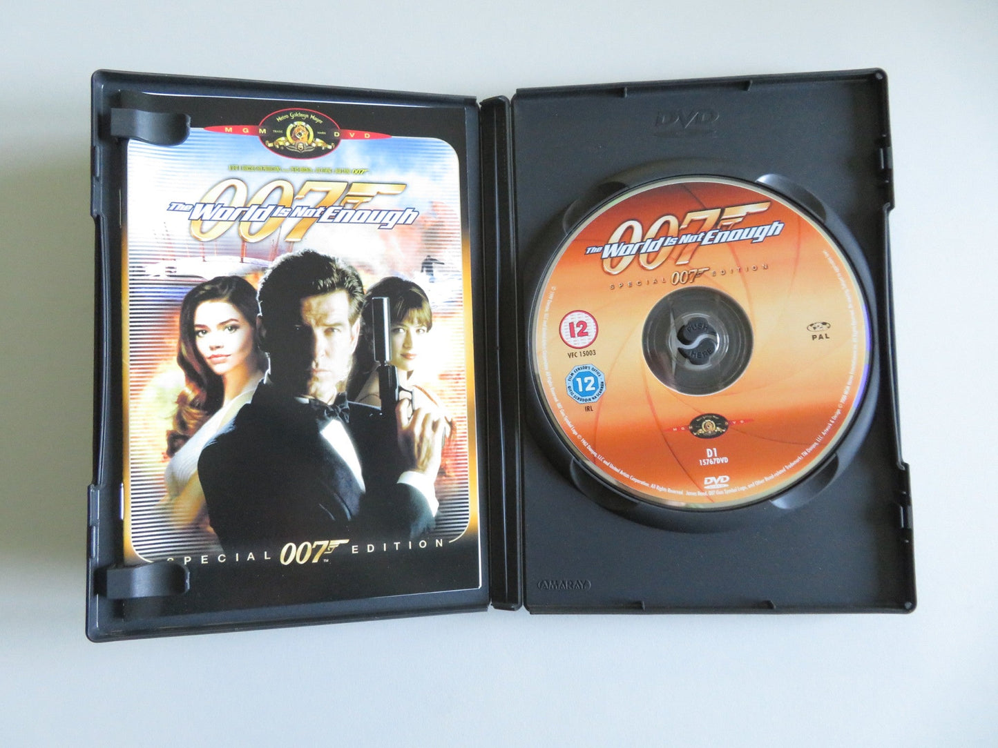 THE WORLD IS NOT ENOUGH (DVD) PIERCE BROSNAN ROBERT CARLYLE 1999 REGION 2 - Rendezvous Cinema