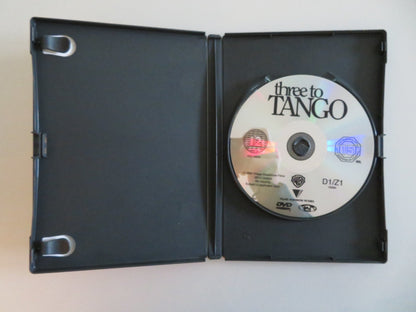 THREE TO TANGO (DVD) MATTHEW PERRY NEVE CAMPBELL 1999 REGION 2 Movie posters