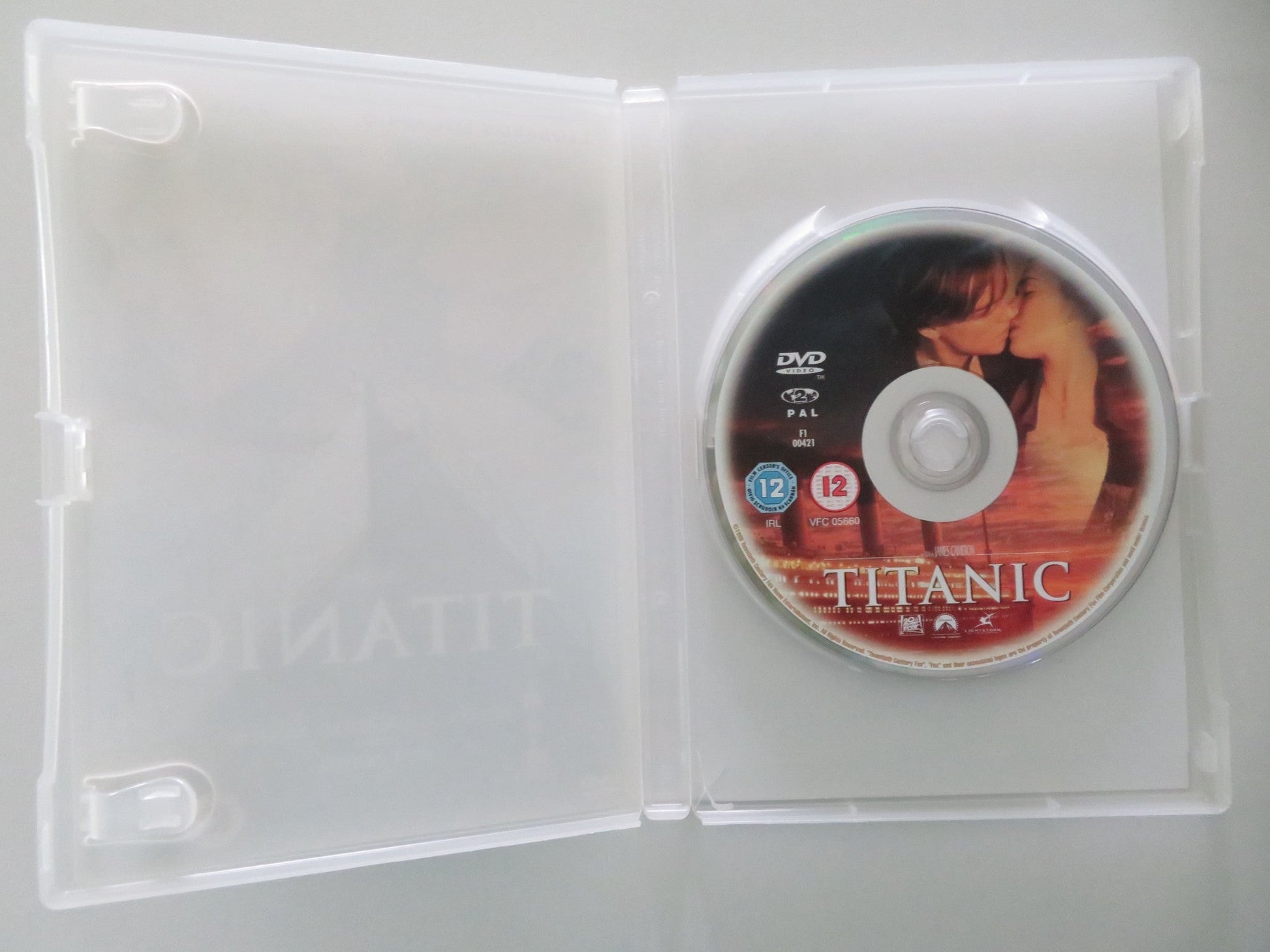 Titanic - B (DVD) Leonardo DiCaprio Kate Winslet 1997 Region 2 Movie posters