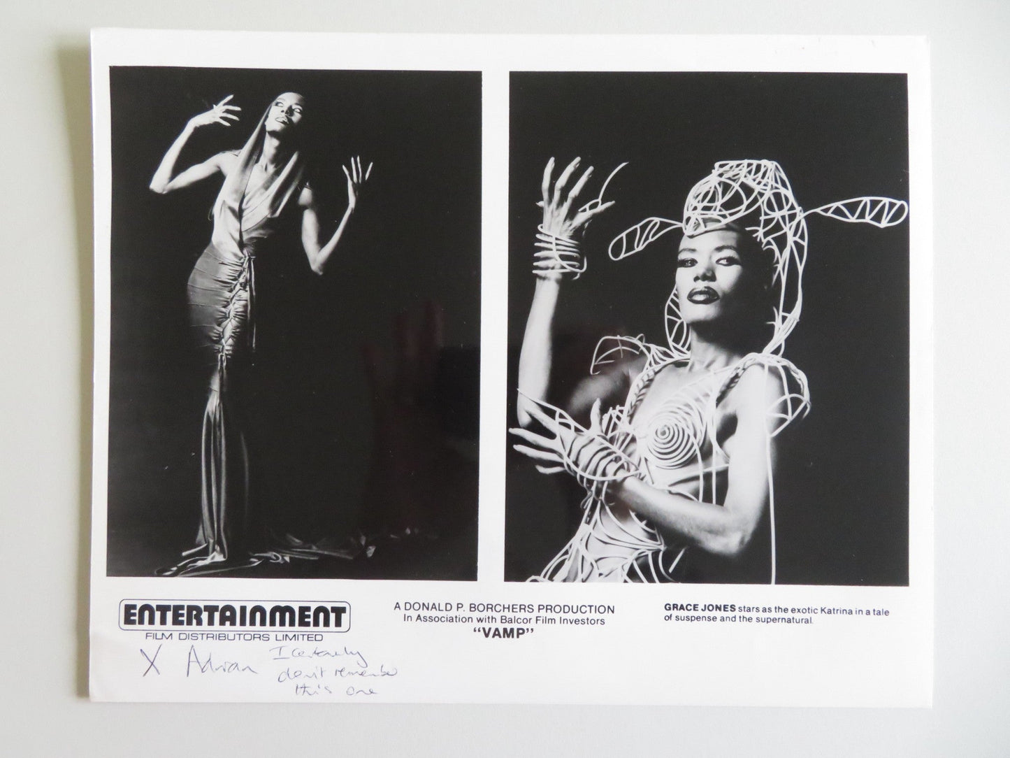 VAMP MOVIE STILL PHOTO LOT OF 3 GRACE JONES CHRIS MAKEPEACE DEDEE PFEIFFER 1986 - Rendezvous Cinema