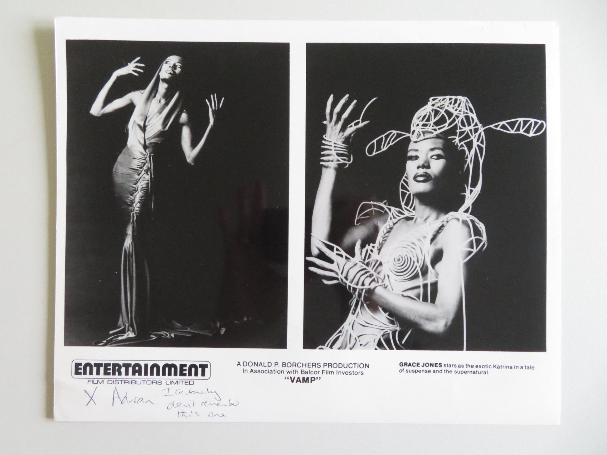 VAMP MOVIE STILL PHOTO LOT OF 3 GRACE JONES CHRIS MAKEPEACE DEDEE PFEIFFER 1986 - Rendezvous Cinema