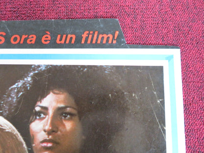 WOMEN IN CAGES - B ITALIAN FOTOBUSTA POSTER JUDY BROWN ROBERA COLLINS 1971 Rendezvous Cinema Movie posters