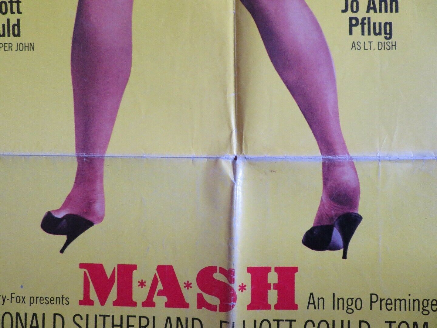 MASH RE-RELEASED M*A*S*H US ONE SHEET POSTERDONALD SUTHERLAND ELLIOTT GOULD 1973