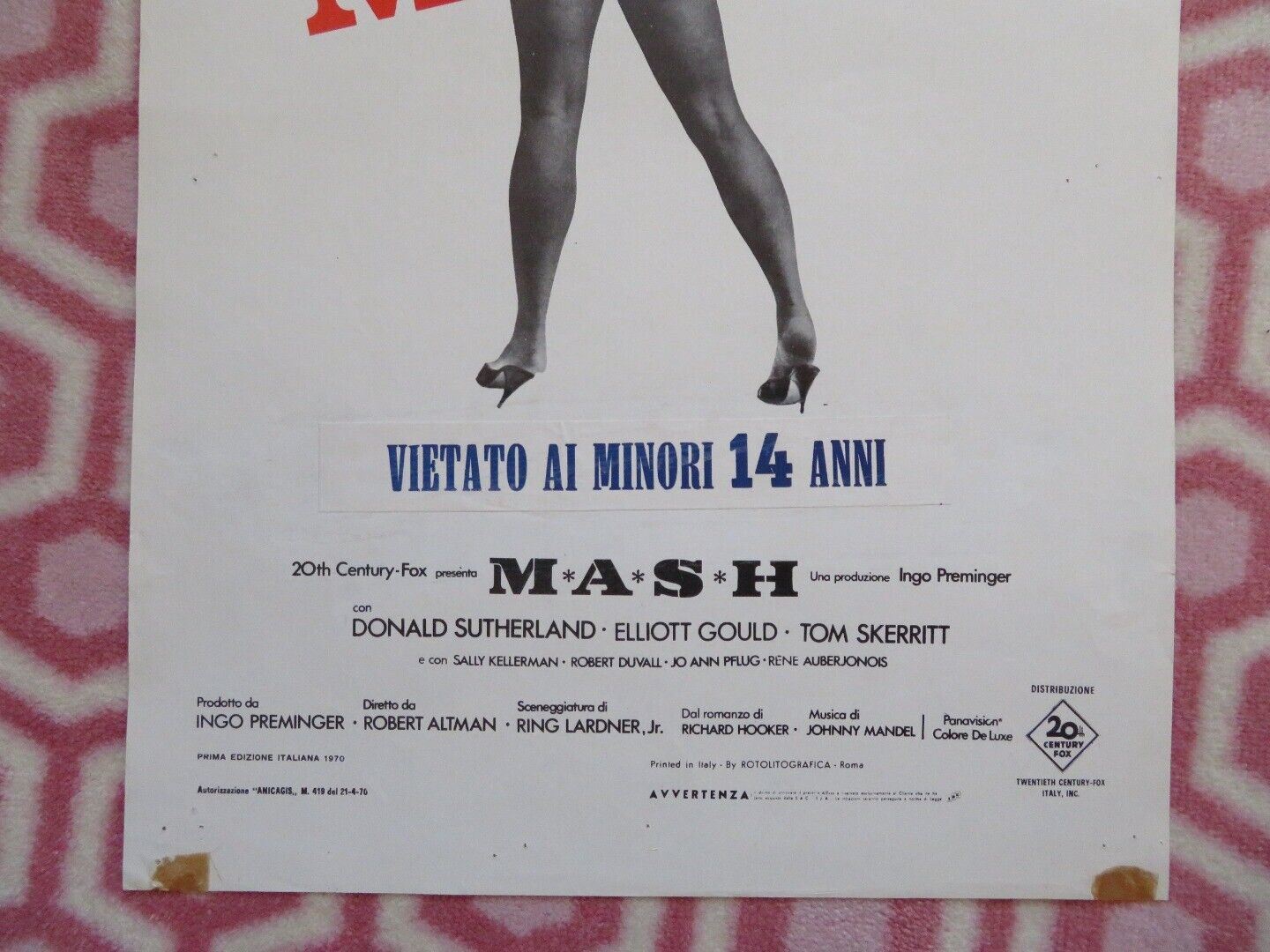 MASH  ITALIAN LOCANDINA (27.5"x13") POSTER DONALD SUTHERLAND ELLIOTT GOULD 1970