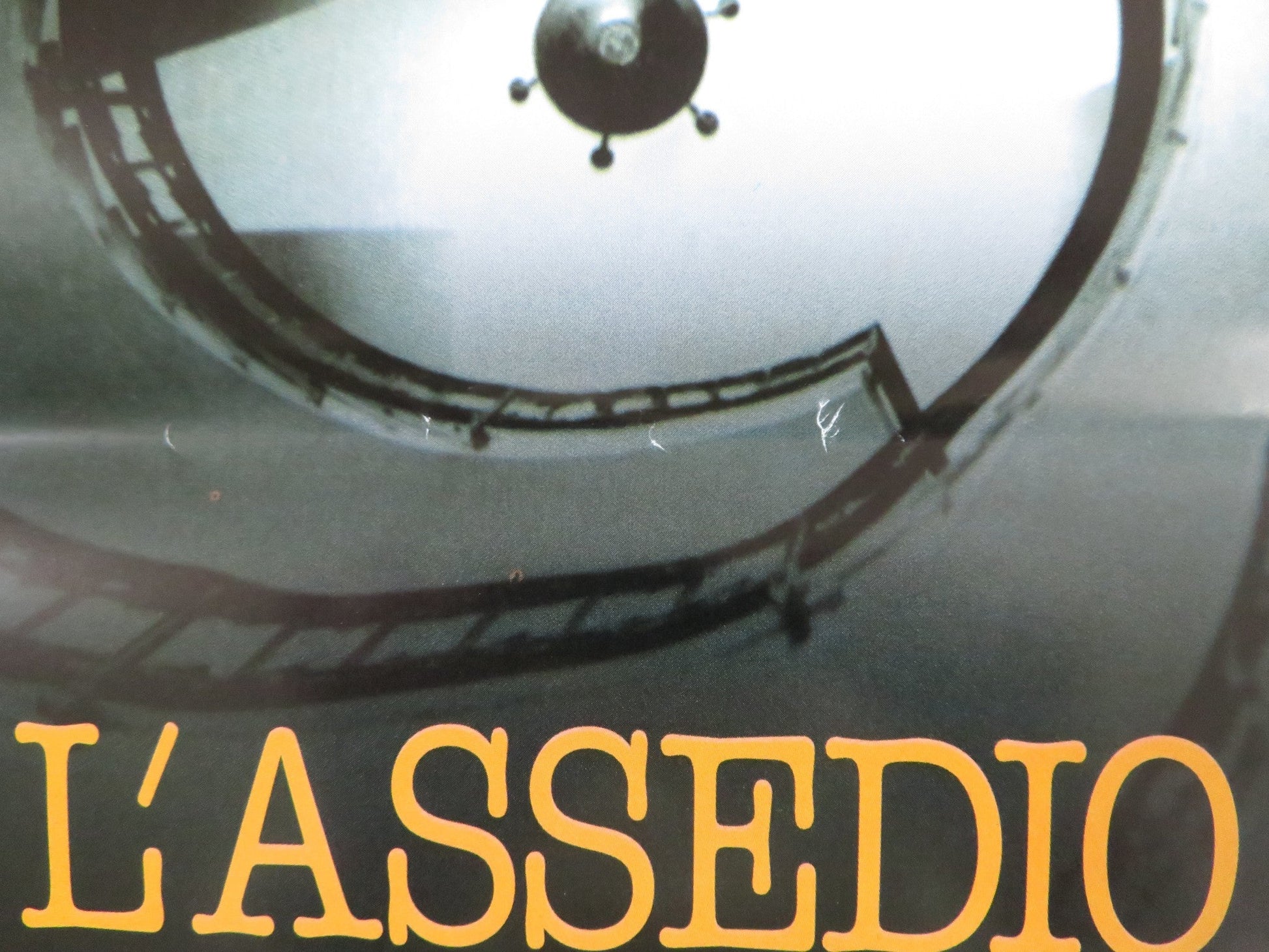 BESIEGED ITALIAN LOCANDINA POSTER THANDIWE NEWTON DAVID THEWLIS 1999 Rendezvous Cinema Movie posters