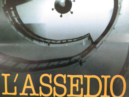 BESIEGED ITALIAN LOCANDINA POSTER THANDIWE NEWTON DAVID THEWLIS 1999 Rendezvous Cinema Movie posters