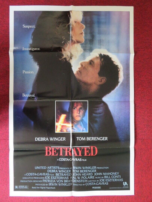 BETRAYED FOLDED US ONE SHEET POSTER DEBRA WINGER TOM BERENGER 1988 Movie posters