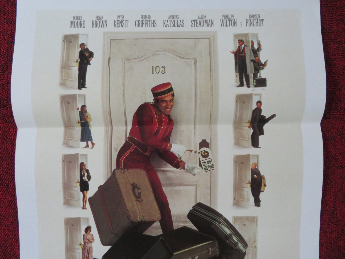 BLAME IT ON THE BELLBOY ITALIAN LOCANDINA POSTER DUDLEY MOORE BRYAN BROWN 1992 Rendezvous Cinema Movie posters