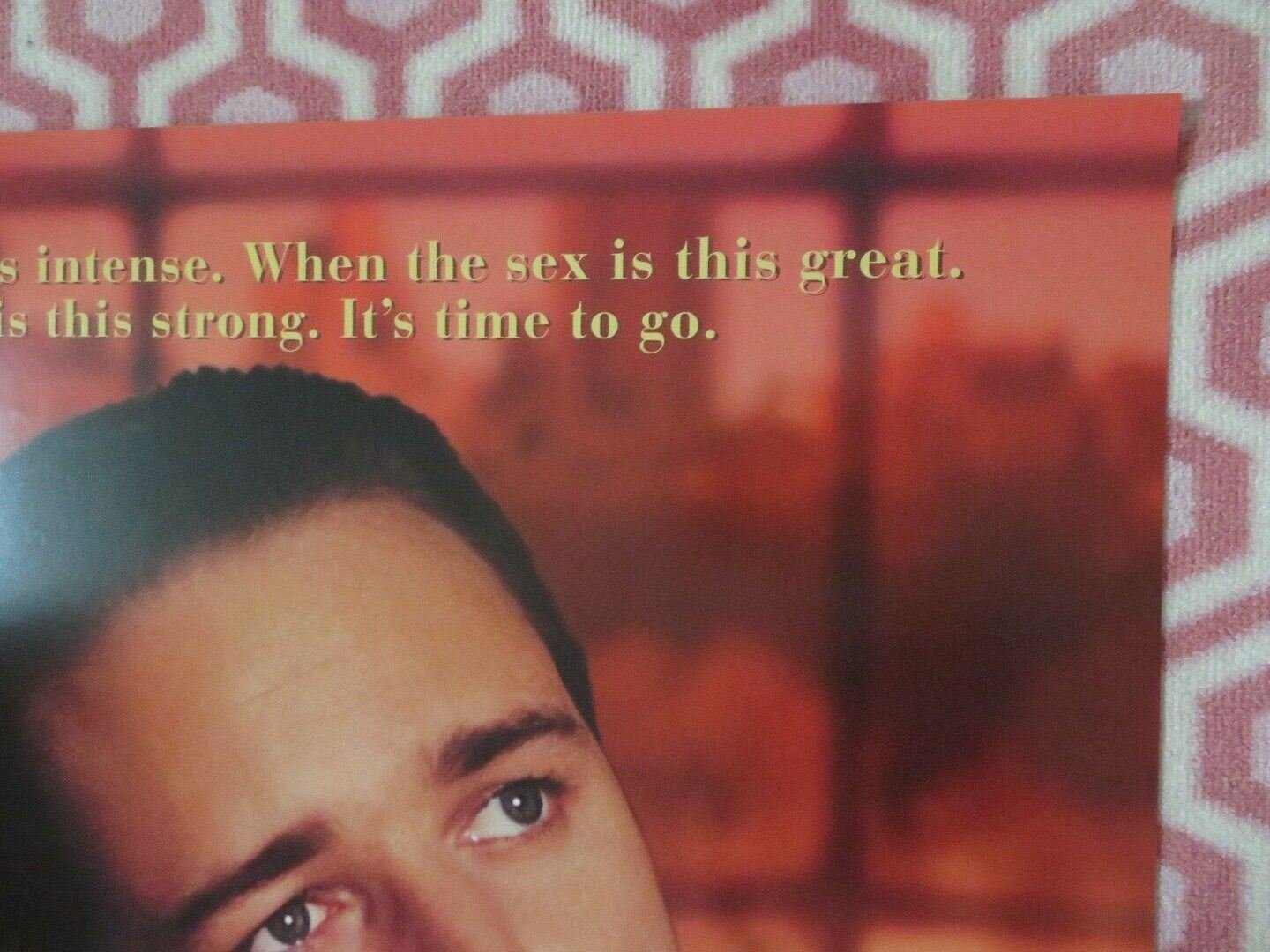 BREAKING UP US ONE SHEET ROLLED POSTER RUSSEL CROWE SALMA HAYEK 1997 Rendezvous Cinema Movie posters