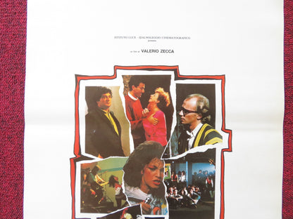 CHI MI AIUTA? ITALIAN LOCANDINA POSTER LUCA BARBARESCHI GEPPY GLEIJESES 1983 Rendezvous Cinema Movie posters