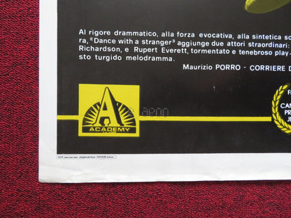 DANCE WITH A STRANGER ITALIAN FOGLIO POSTER MIRANDA RICHARDSON R EVERETT 1985 Rendezvous Cinema Movie posters