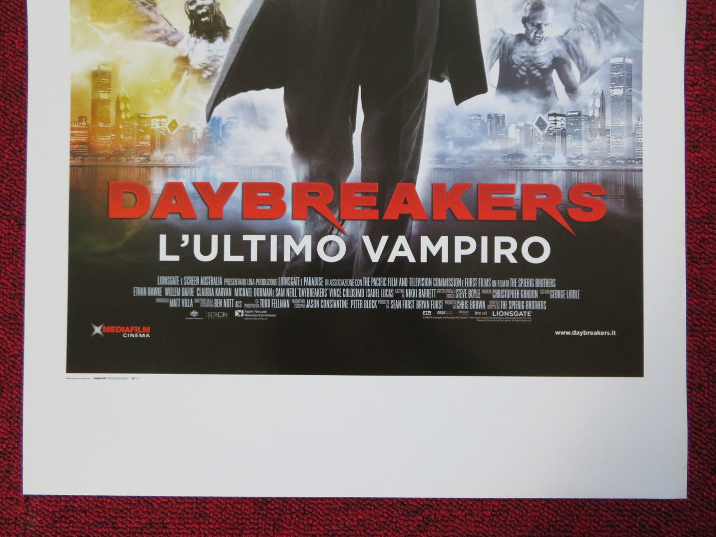 DAYBREAKERS ITALIAN LOCANDINA (27.5"x13") POSTER ETHAN HAWKE WILLEM DAFOE 2009 Rendezvous Cinema Movie posters