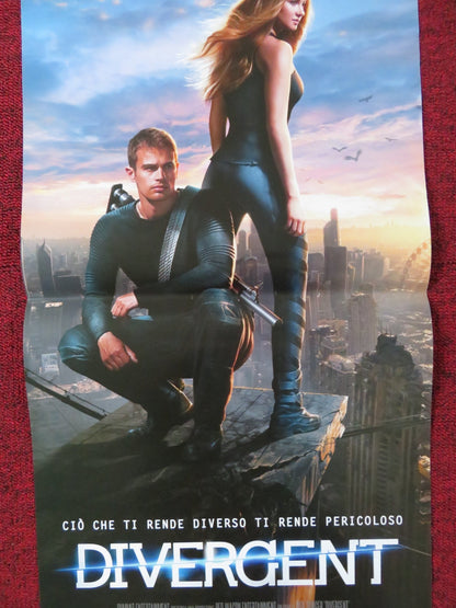 DIVERGENT ITALIAN LOCANDINA POSTER SHAILENE WOODLEY THEO JAMES 2014 Rendezvous Cinema Movie posters