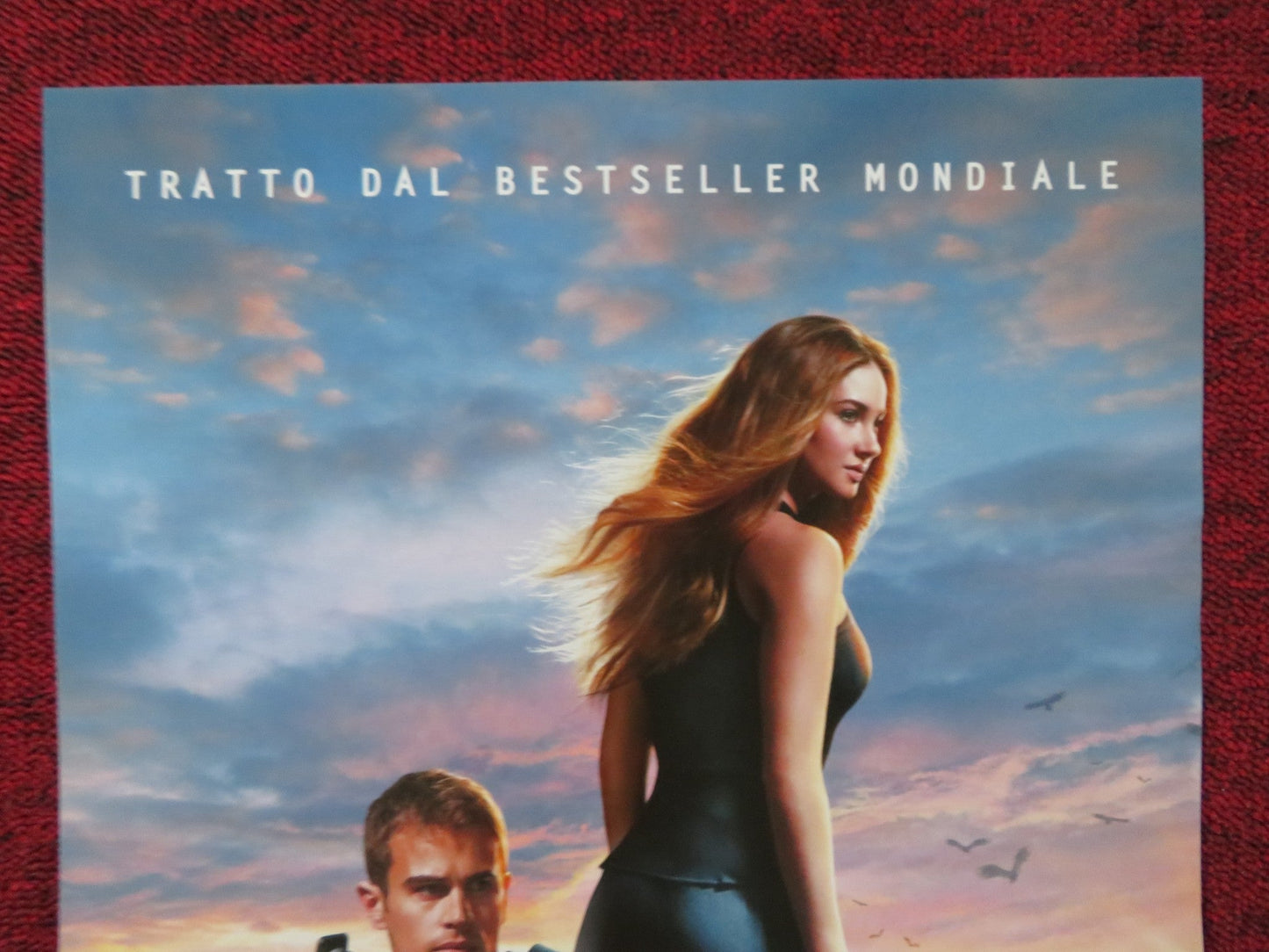 DIVERGENT ITALIAN LOCANDINA POSTER SHAILENE WOODLEY THEO JAMES 2014 Rendezvous Cinema Movie posters