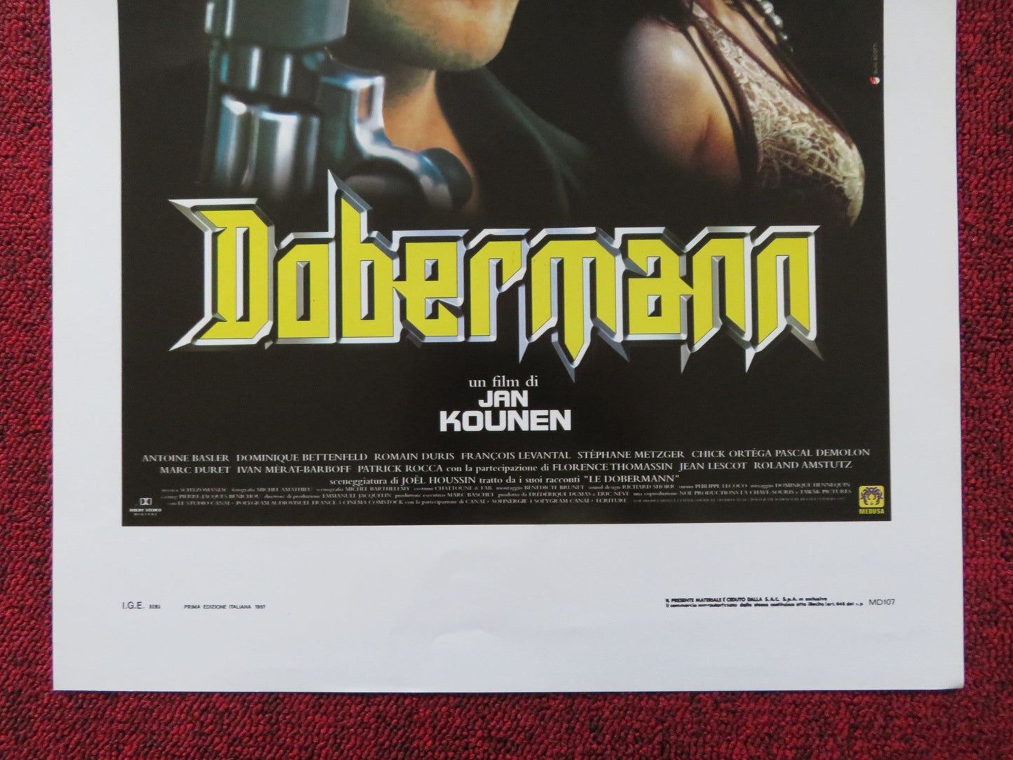 DOBERMANN ITALIAN LOCANDINA POSTER VINCENT CASSEL TCHEKY KARYO 1997 Rendezvous Cinema Movie posters