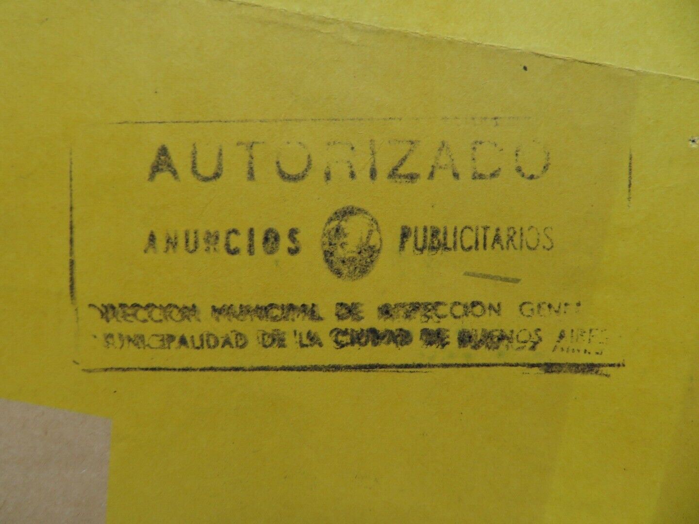 EL HOMBRE INVISIBLE ATACA FOLDED ARGENTINA POSTER 1967 MARTIN KARADAGIAN - Rendezvous Cinema