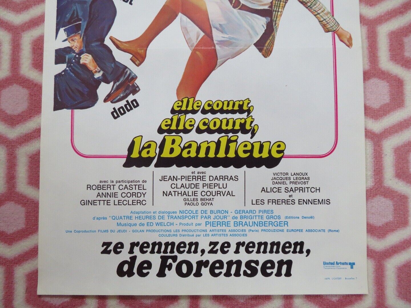 ELLE COURT, EL COURT LA BANLIEUE BELGIUM (21"x14") POSTER MARTHE KELLER 1973 - Rendezvous Cinema