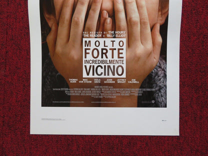 EXTREMELY LOUD AND INCREDIBLY CLOSE ITALIAN LOCANDINA (27.5"x13") POSTER 2011 - Rendezvous Cinema