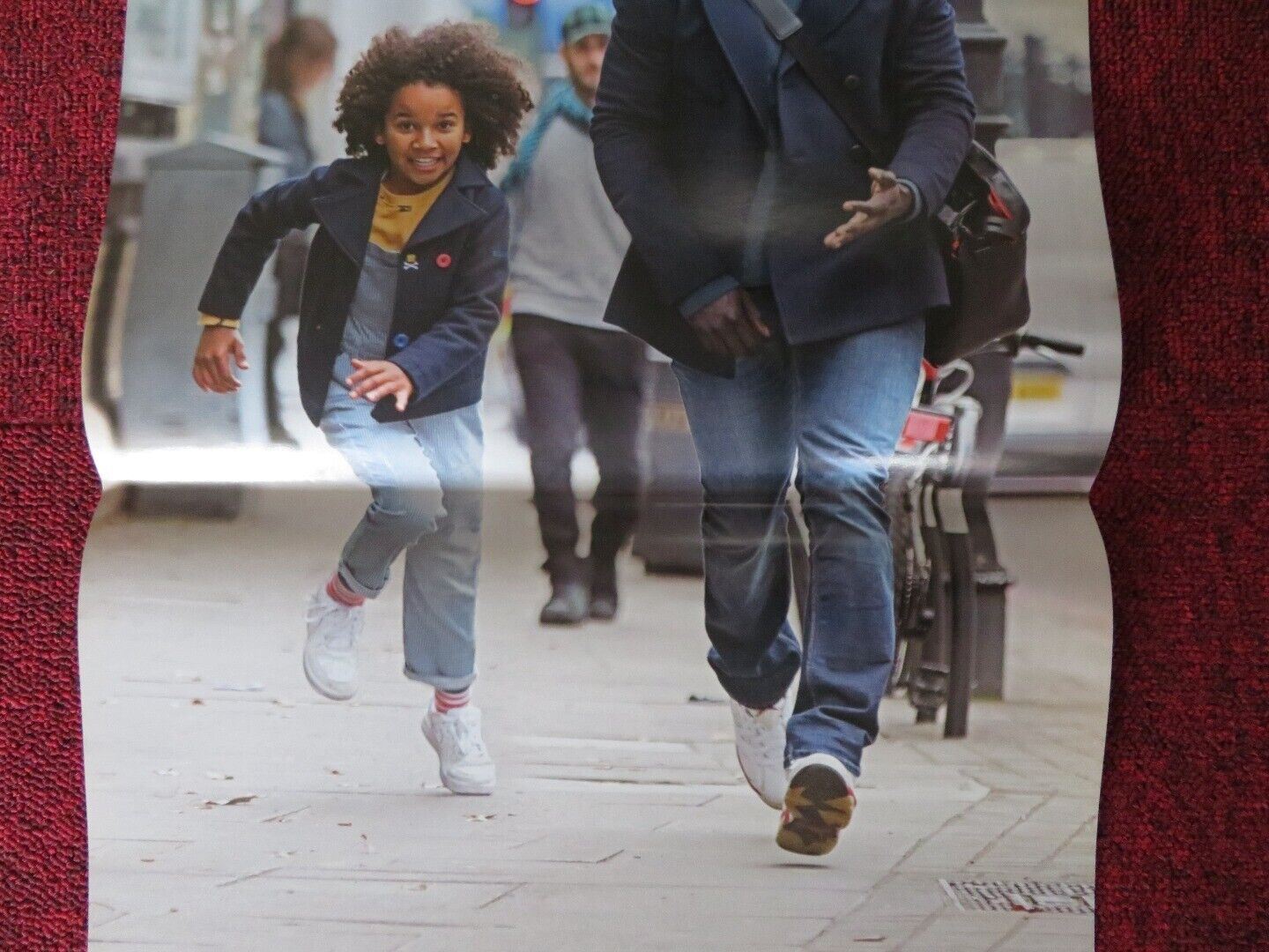 FAMIGLIA ALL'IMPROVVISO ISTRUZIONI.. ITALIAN LOCANDINA (26.5"x12.5") POSTER 2017 - Rendezvous Cinema