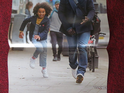 FAMIGLIA ALL'IMPROVVISO ISTRUZIONI.. ITALIAN LOCANDINA (26.5"x12.5") POSTER 2017 - Rendezvous Cinema